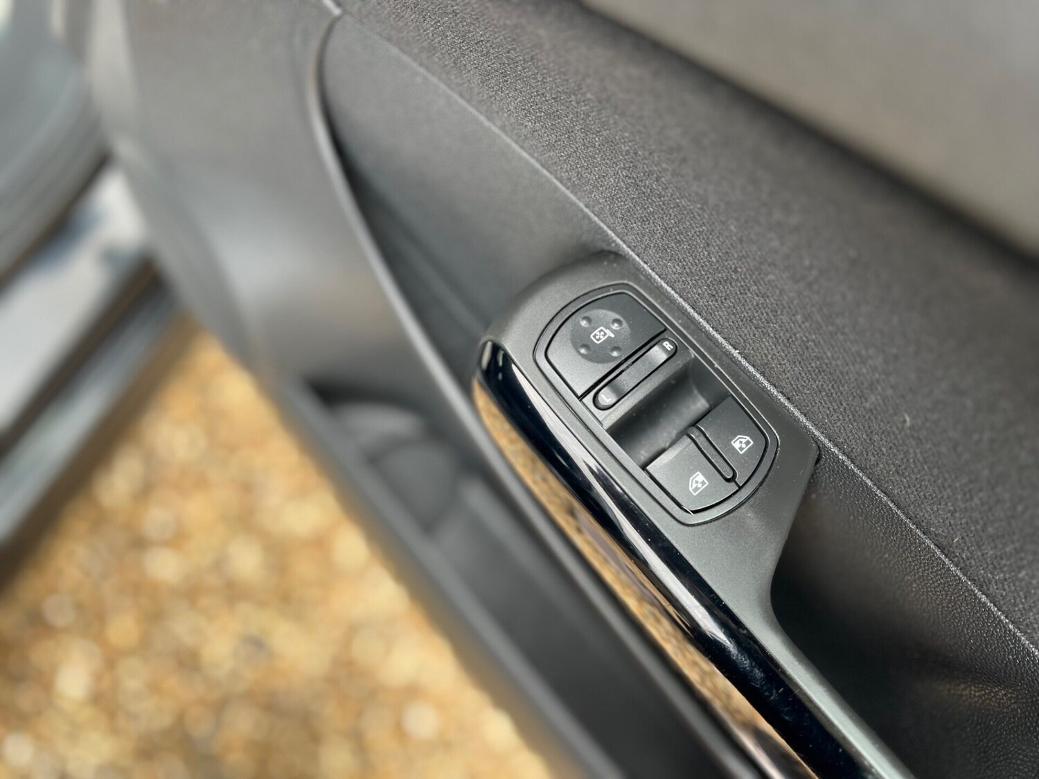 Used Vauxhall Corsa 2012 for sale - 78070109: Photo 32