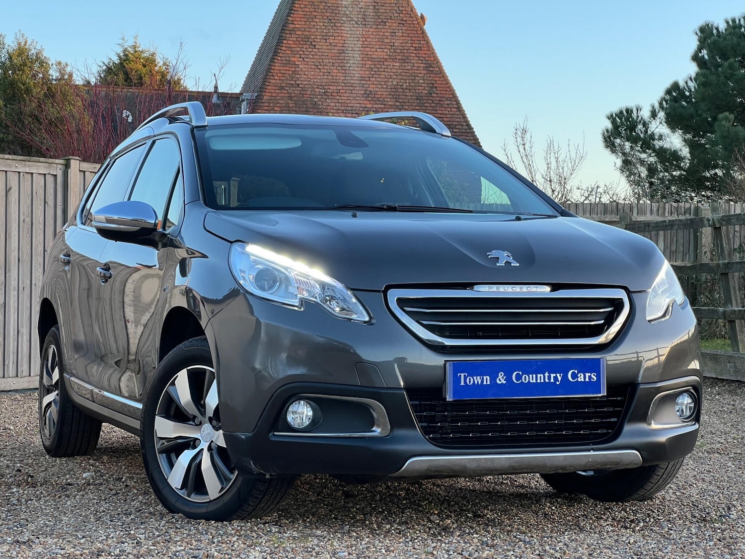 Used Peugeot 2008 2015 for sale - 77103527: Photo 1