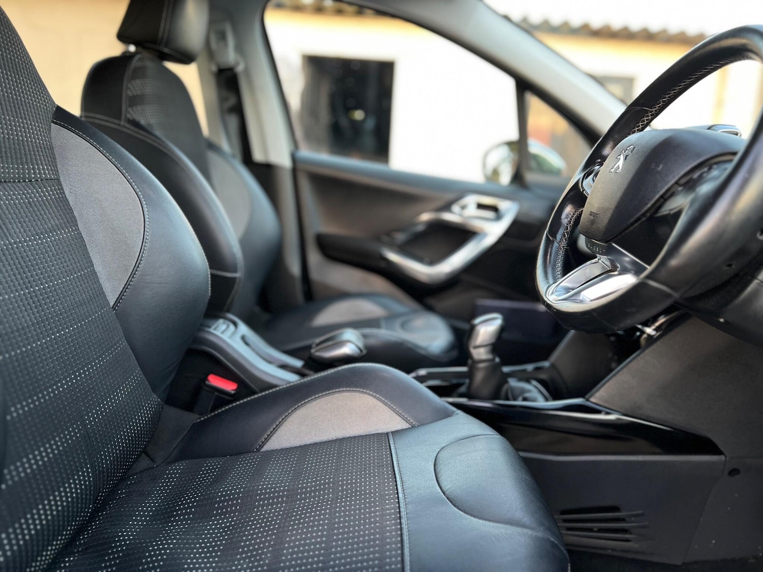 Used Peugeot 2008 2015 for sale - 77103527: Photo 20