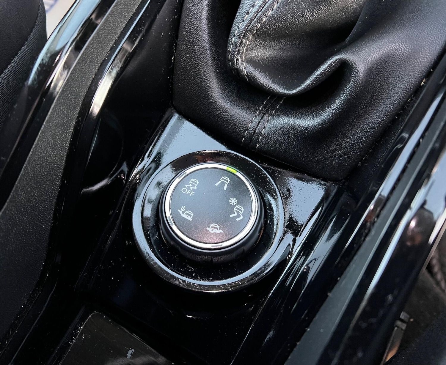 Used Peugeot 2008 2015 for sale - 77103527: Photo 34