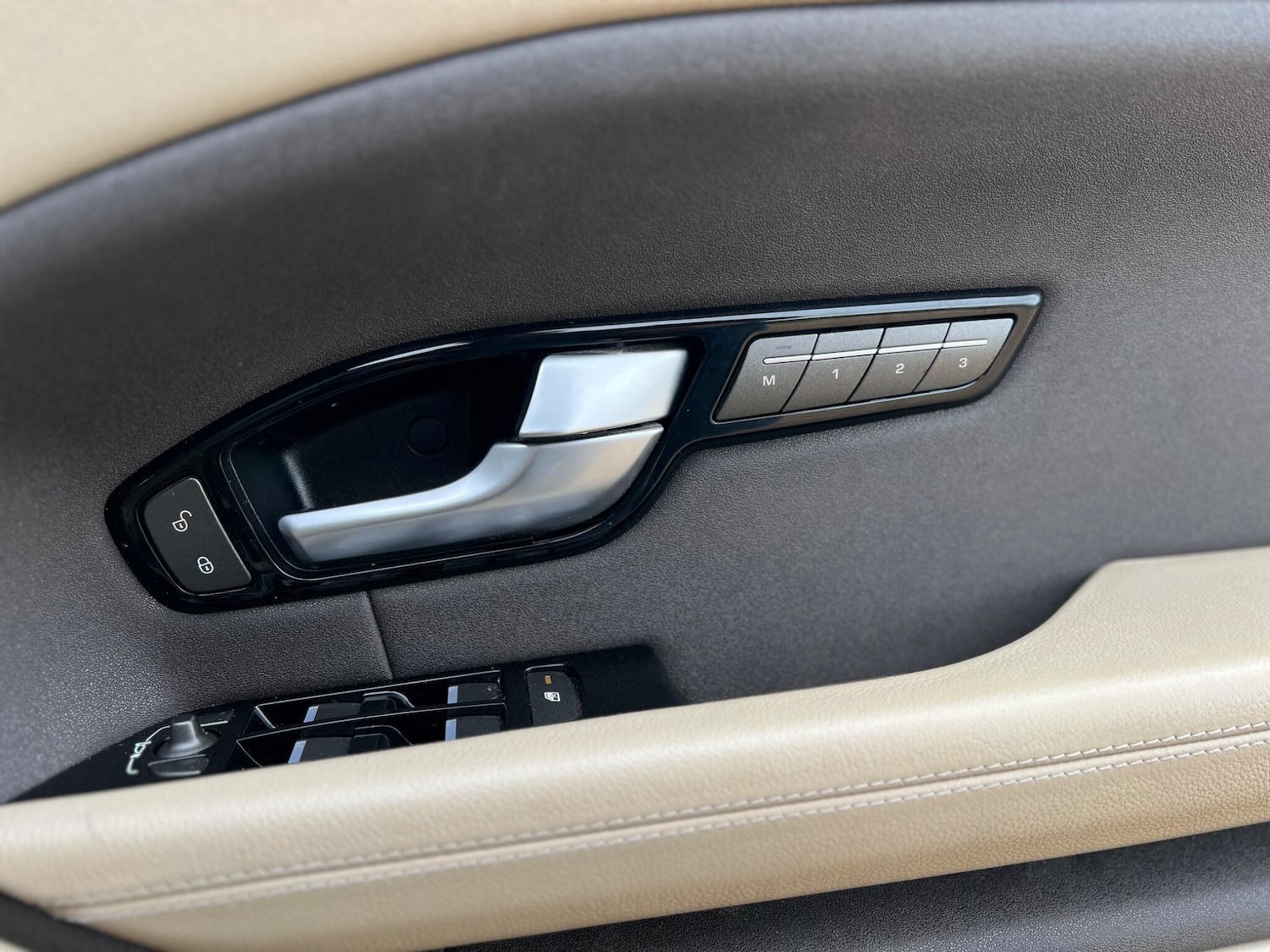 Used Land Rover Range Rover Evoque 2017 for sale - 76952690: Photo 32