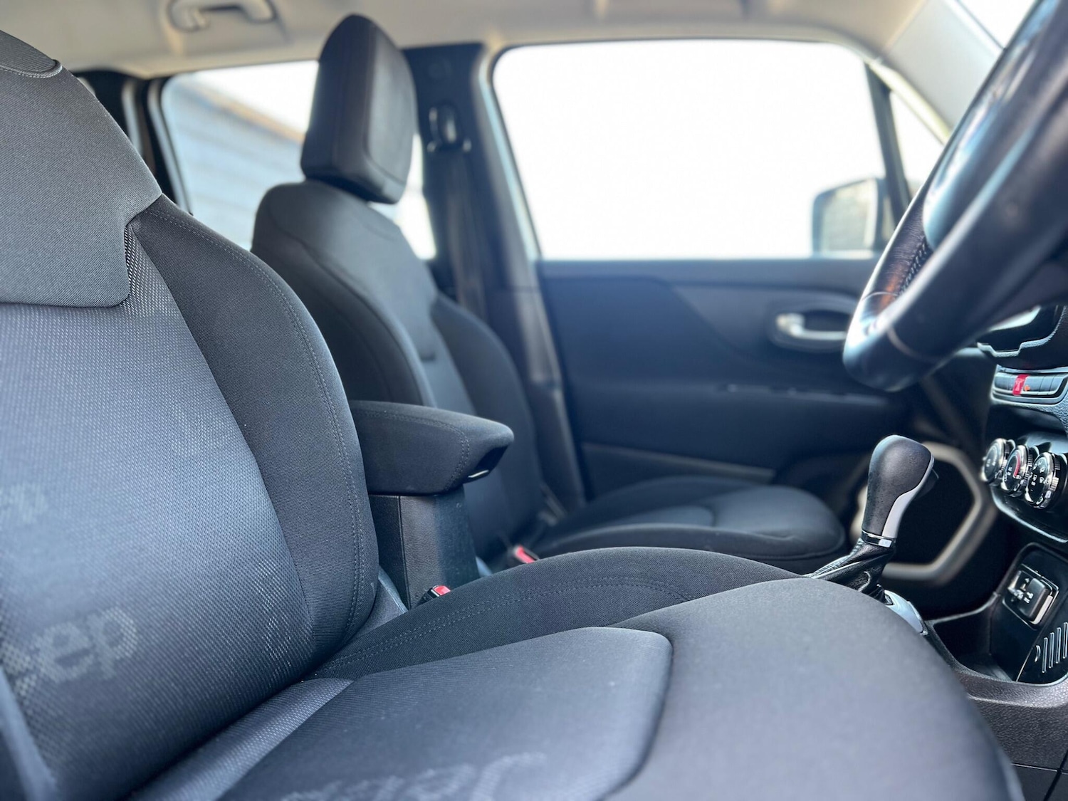 Used Jeep Renegade 2016 for sale - 76691124: Photo 22