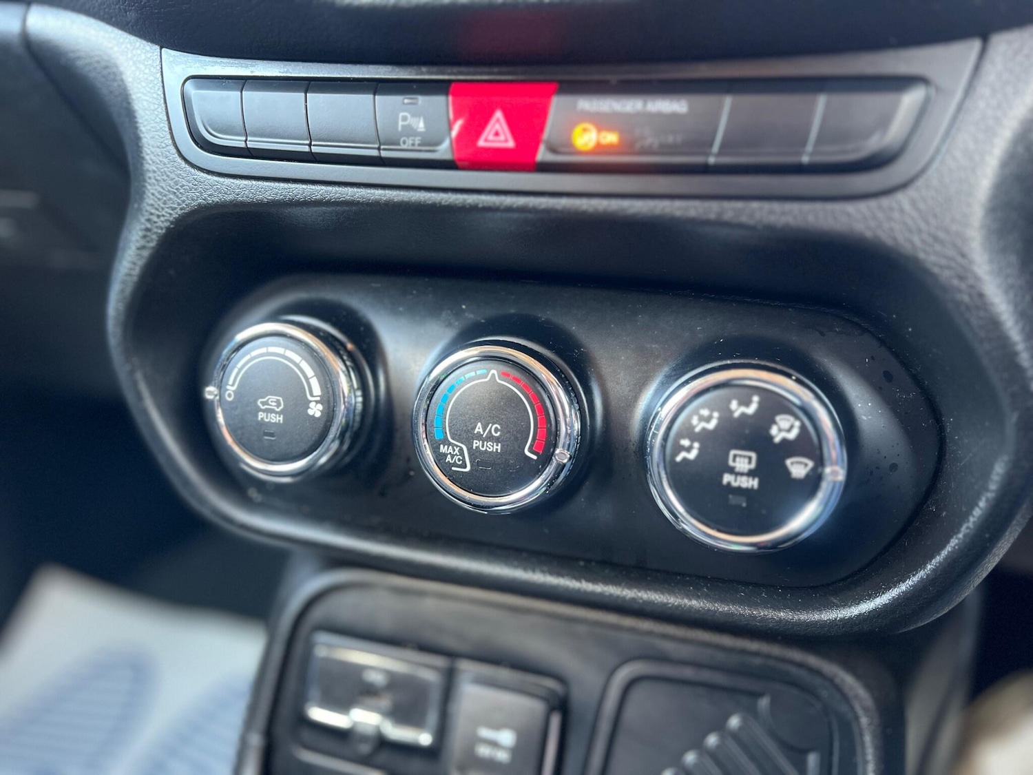 Used Jeep Renegade 2016 for sale - 76691124: Photo 36