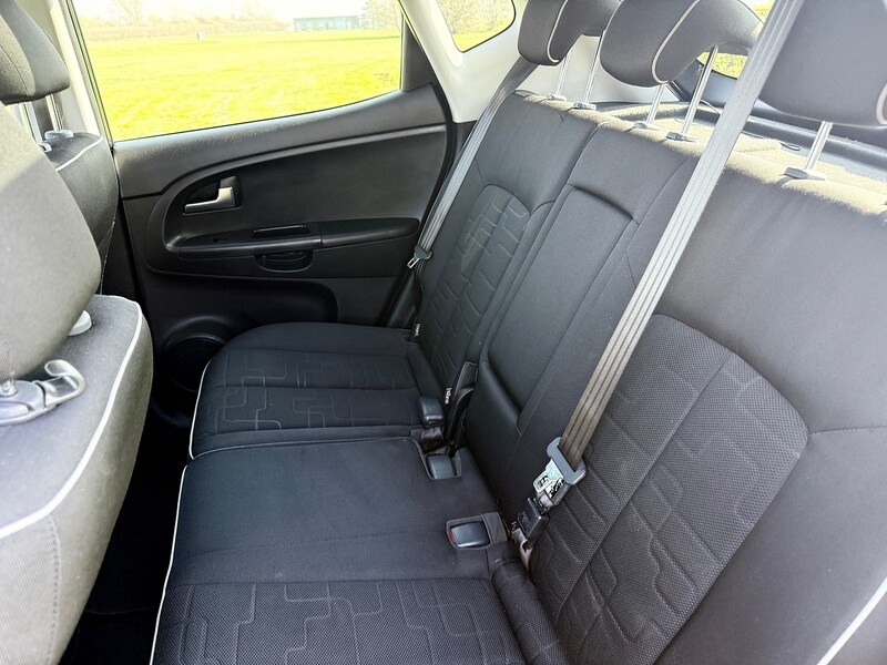 Used Kia Venga 2010 for sale - 77744320: Photo 12