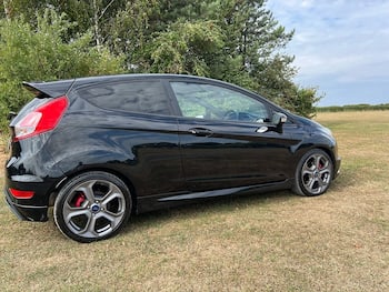 Used Ford Fiesta 2015 for sale - 79627032: Photo
