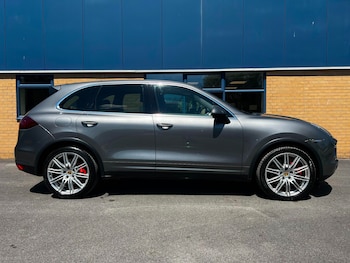 Used Porsche Cayenne 2010 for sale - 63078390: Photo