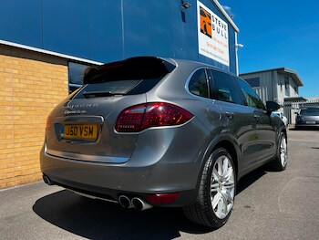 Used Porsche Cayenne 2010 for sale - 63078390: Photo