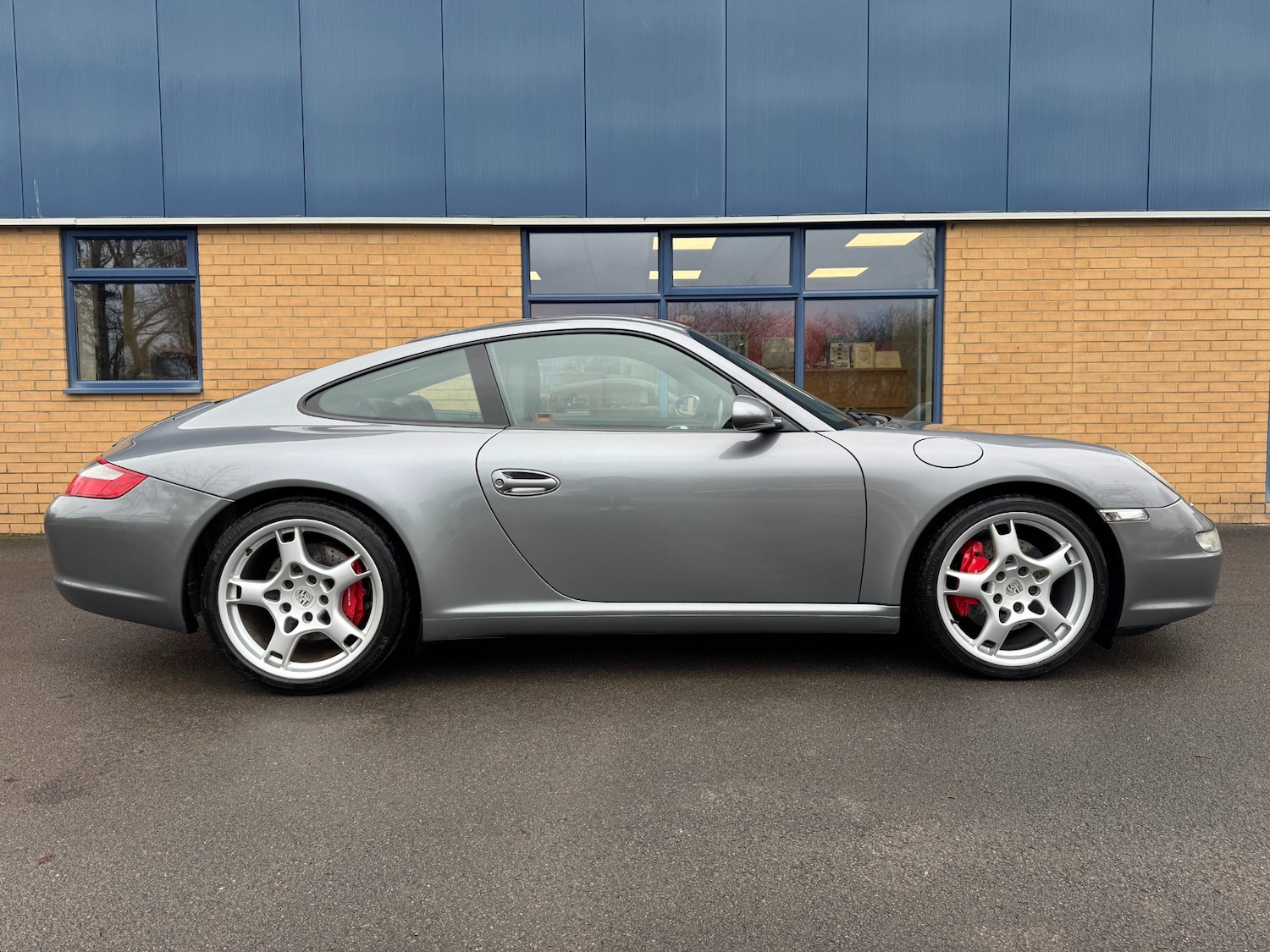 Used Porsche 911 2005 for sale - 77404867: Photo 2