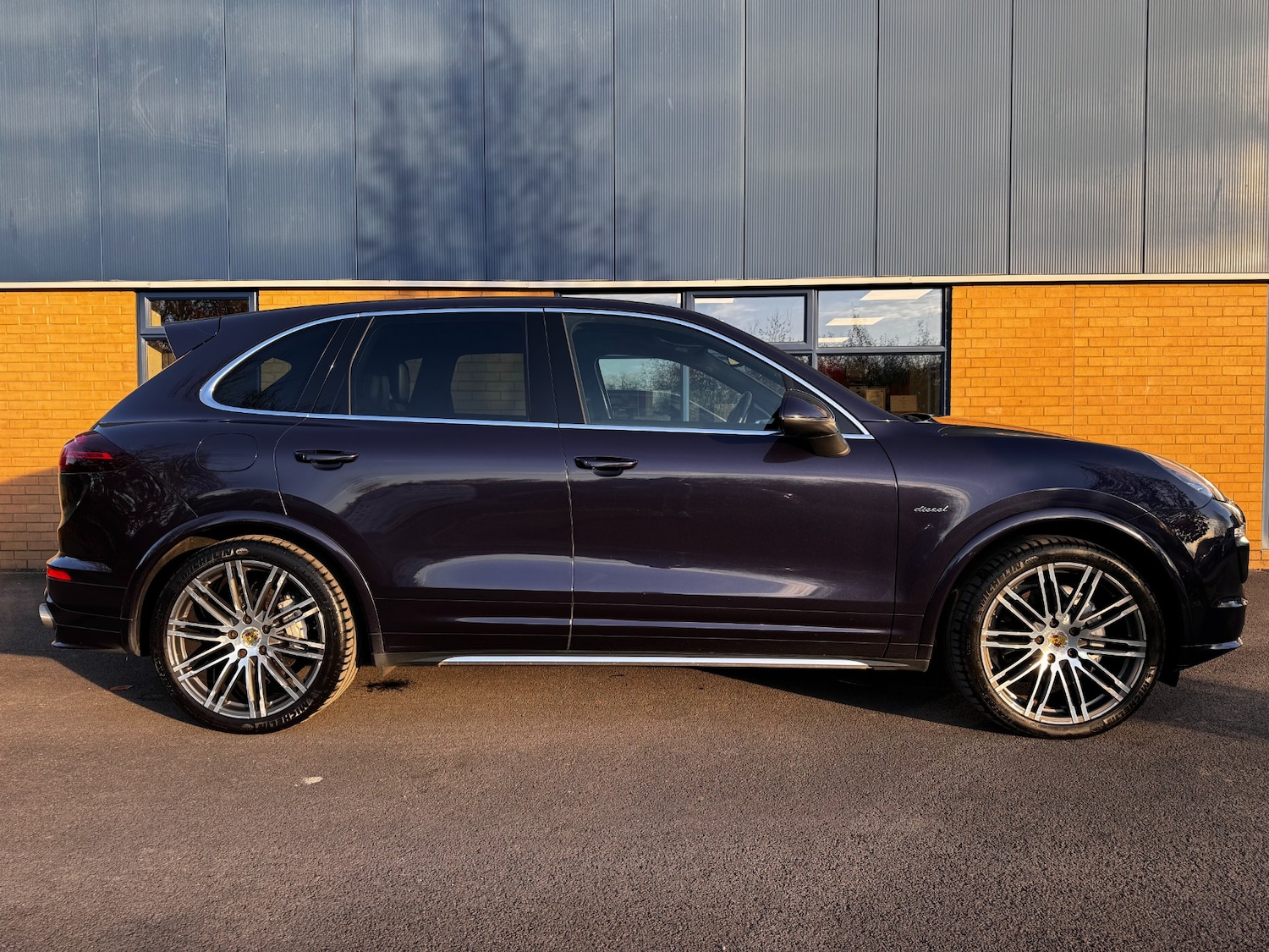 Used Porsche Cayenne 2017 for sale - 72873026: Photo 2