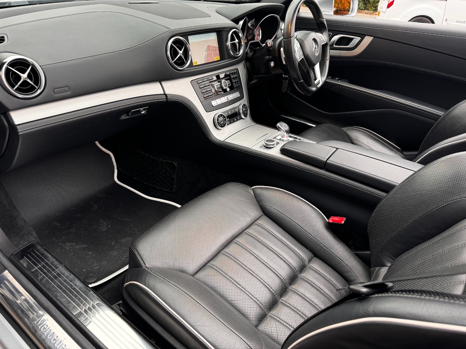 Used Mercedes-Benz SL 2012 for sale - 72776062: Photo 13