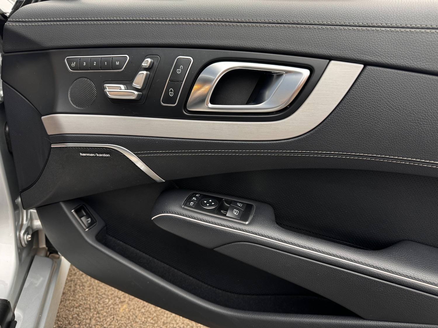 Used Mercedes-Benz SL 2012 for sale - 72776062: Photo 16