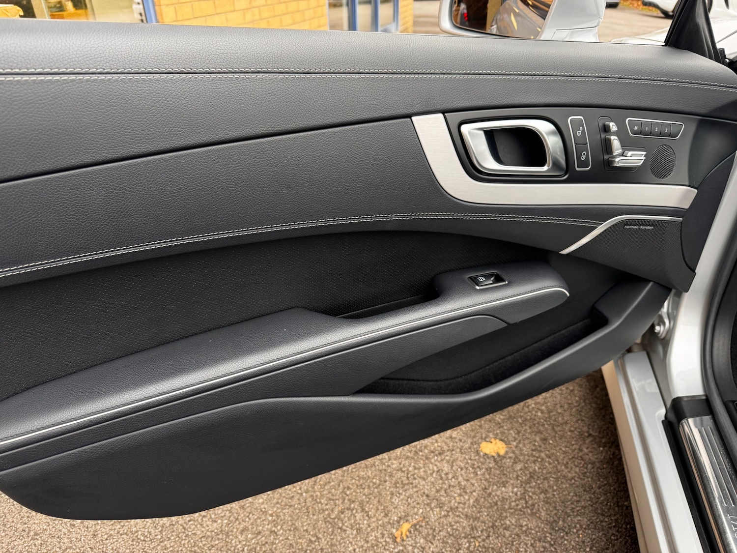 Used Mercedes-Benz SL 2012 for sale - 72776062: Photo 17