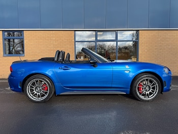 Used Abarth 124 Spider 2017 for sale - 76461300: Photo