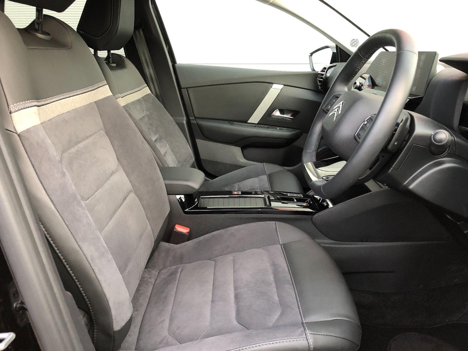 Used Citroen C4 2024 for sale - 76786917: Photo 15