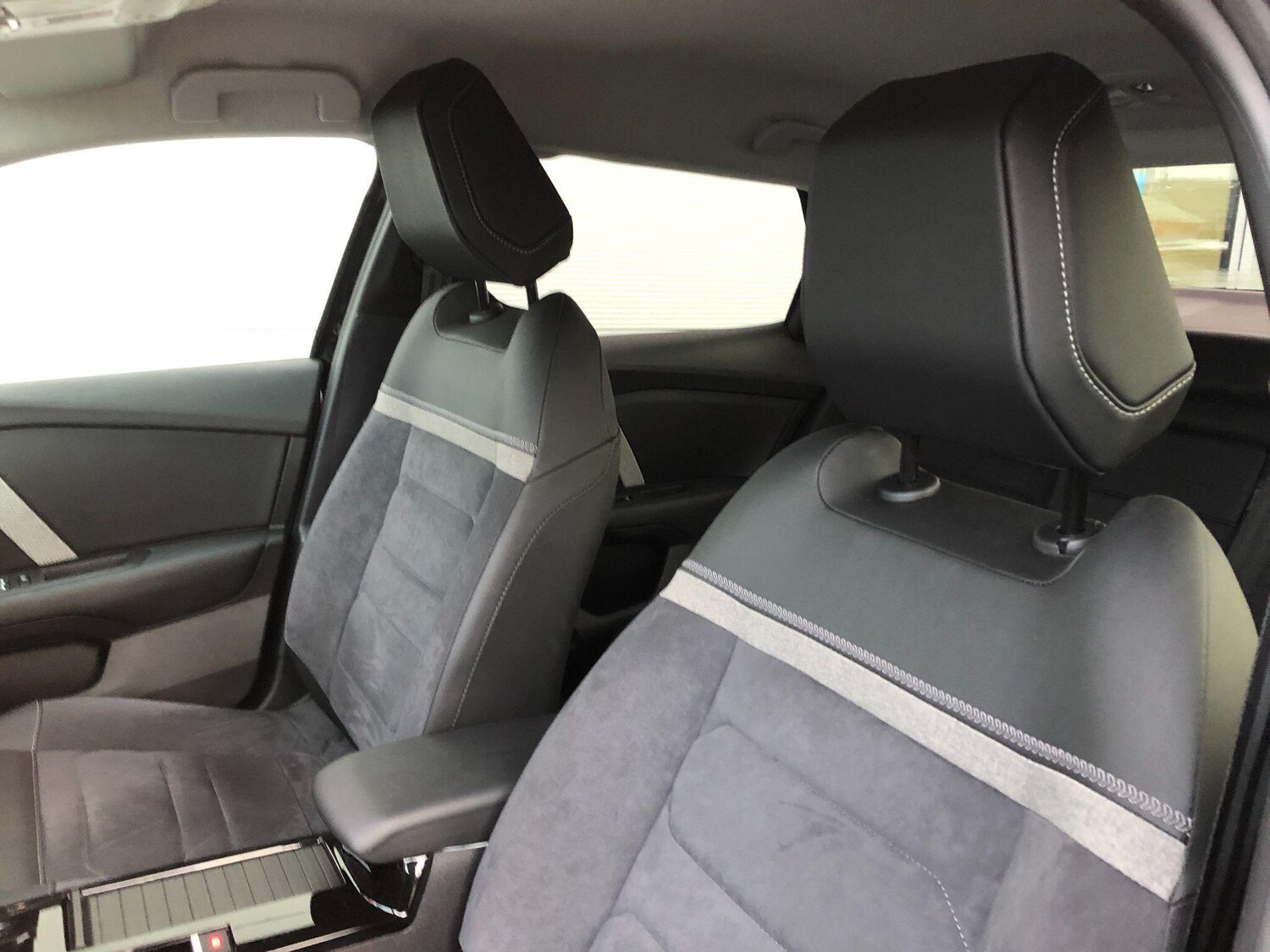 Used Citroen C4 2024 for sale - 76786917: Photo 37