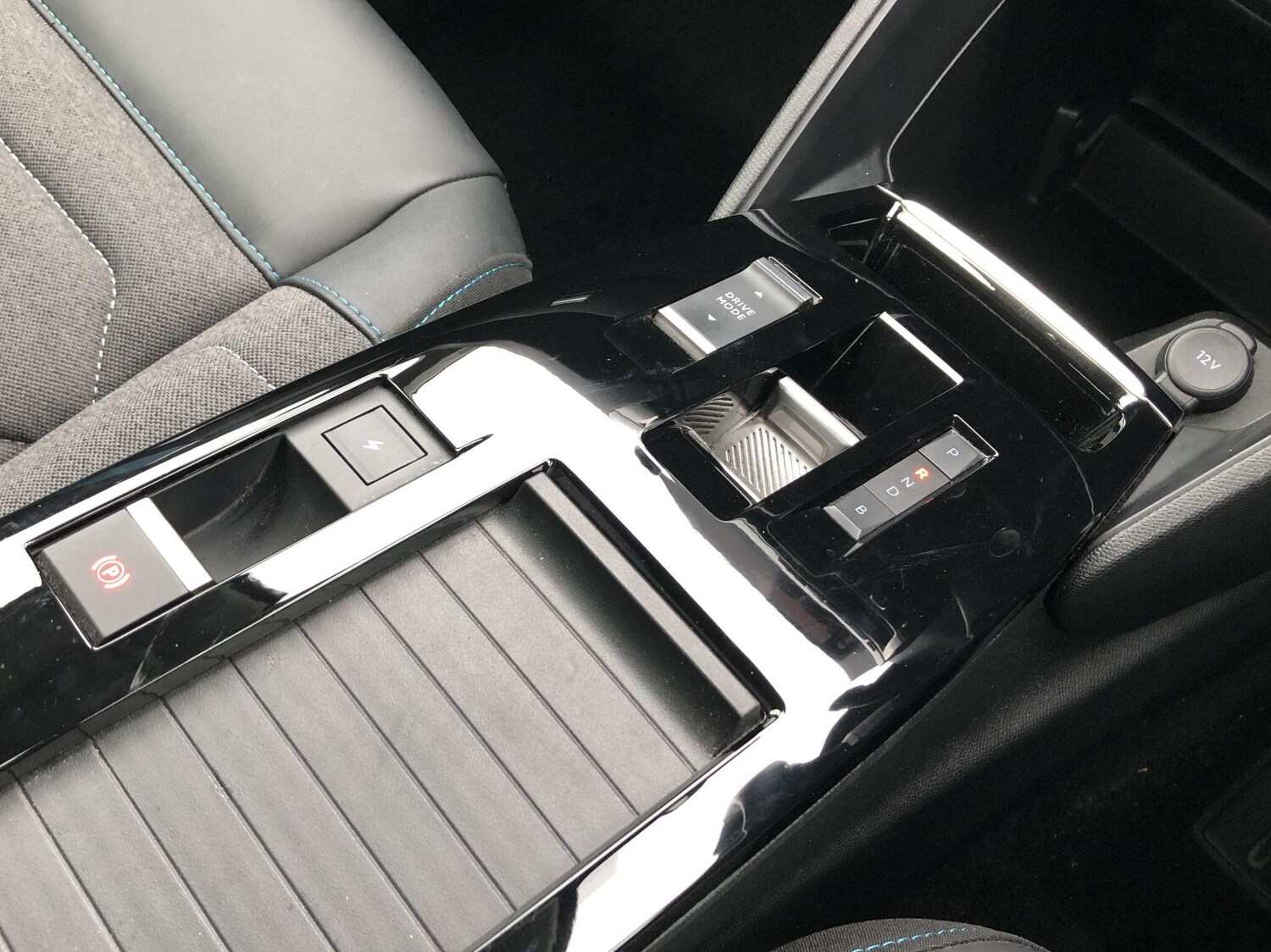 Used Citroen e-C4 2023 for sale - 76398080: Photo 15