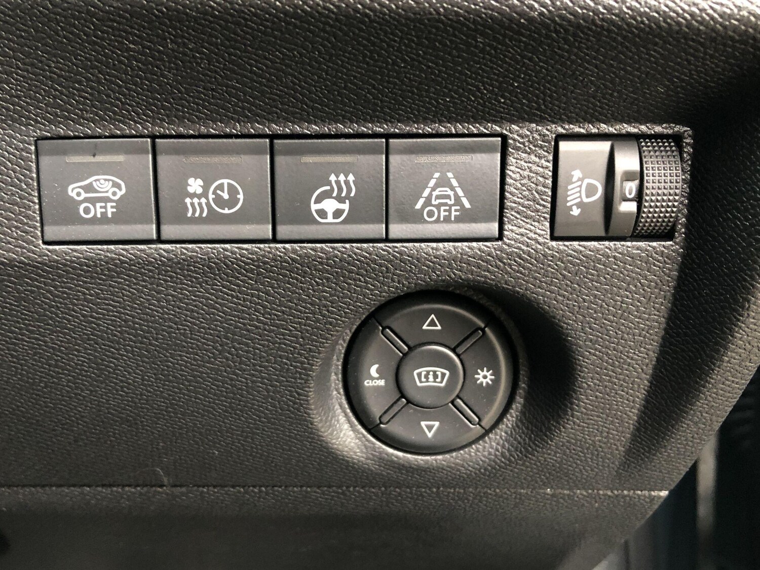 Used Citroen e-C4 2023 for sale - 76398080: Photo 21