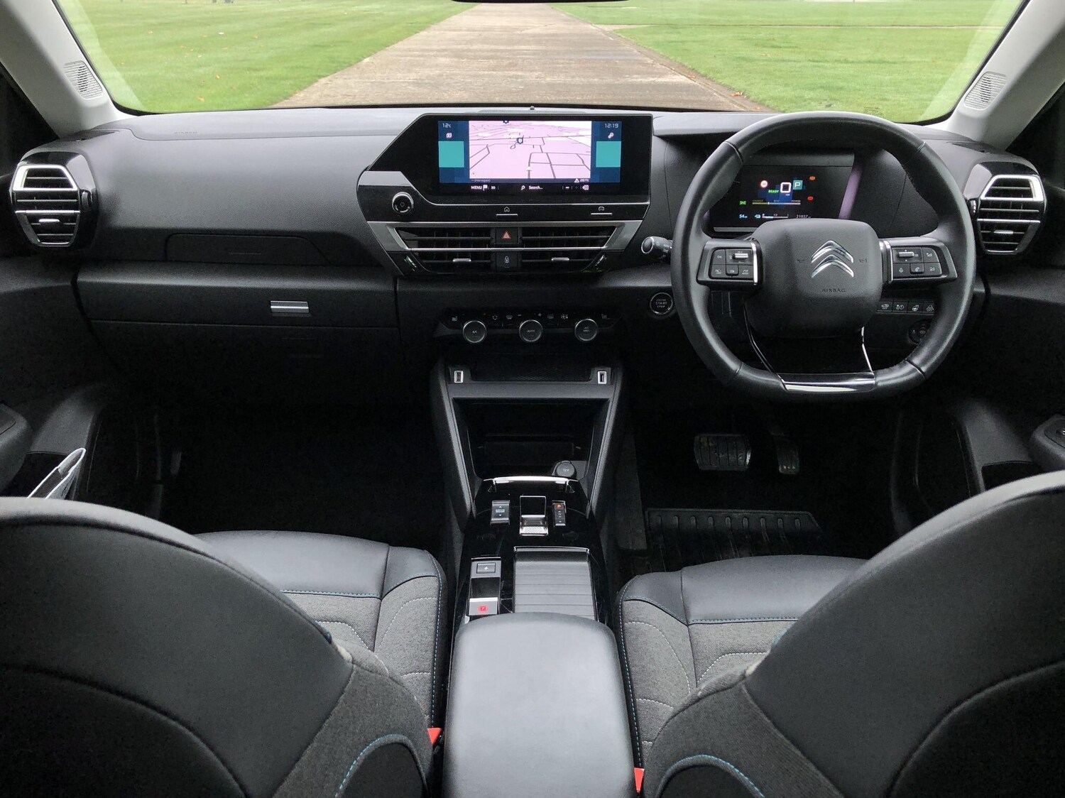 Used Citroen e-C4 2023 for sale - 76398080: Photo 23