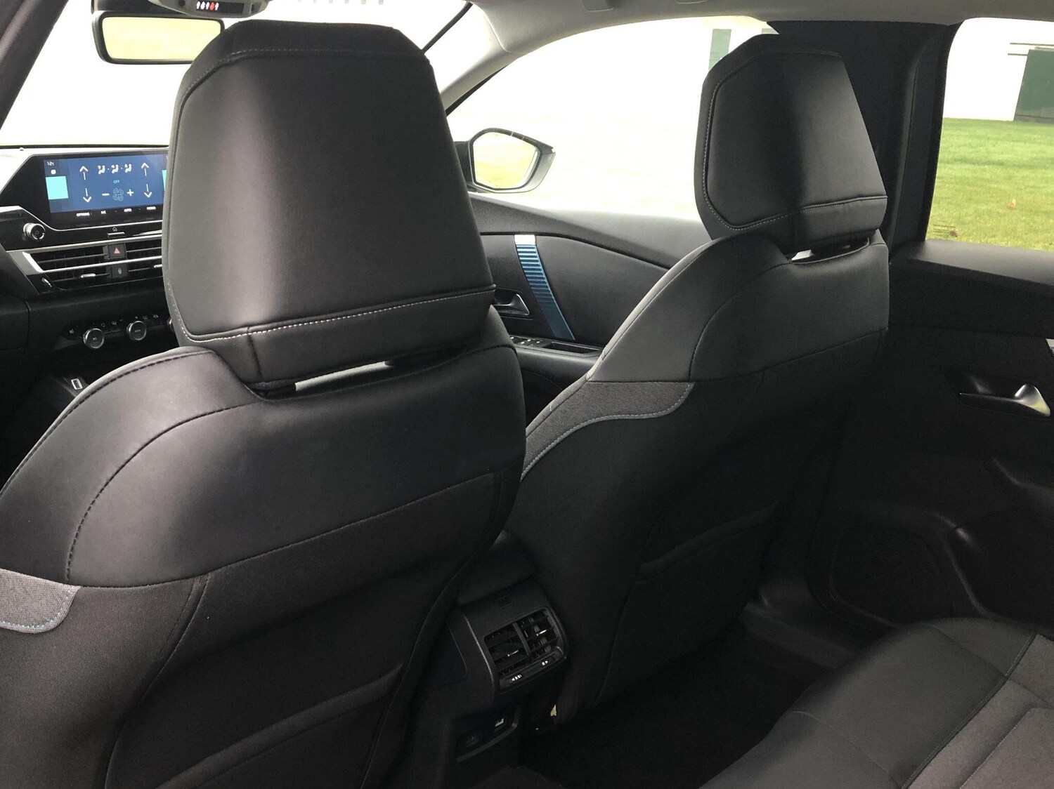 Used Citroen e-C4 2023 for sale - 76398080: Photo 30