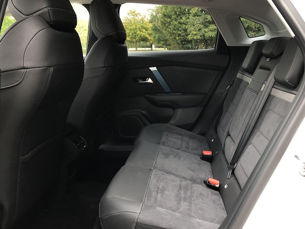 Used Citroen e-C4 X 2023 for sale - 75187208: Photo 6