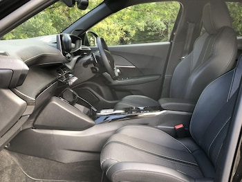 Used Peugeot 2008 2024 for sale - 76060345: Photo