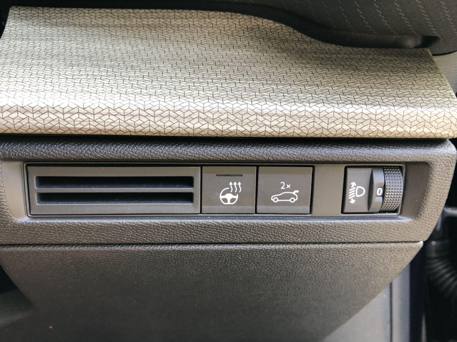 Used Citroen C5 X 2024 for sale - 75657907: Photo 36