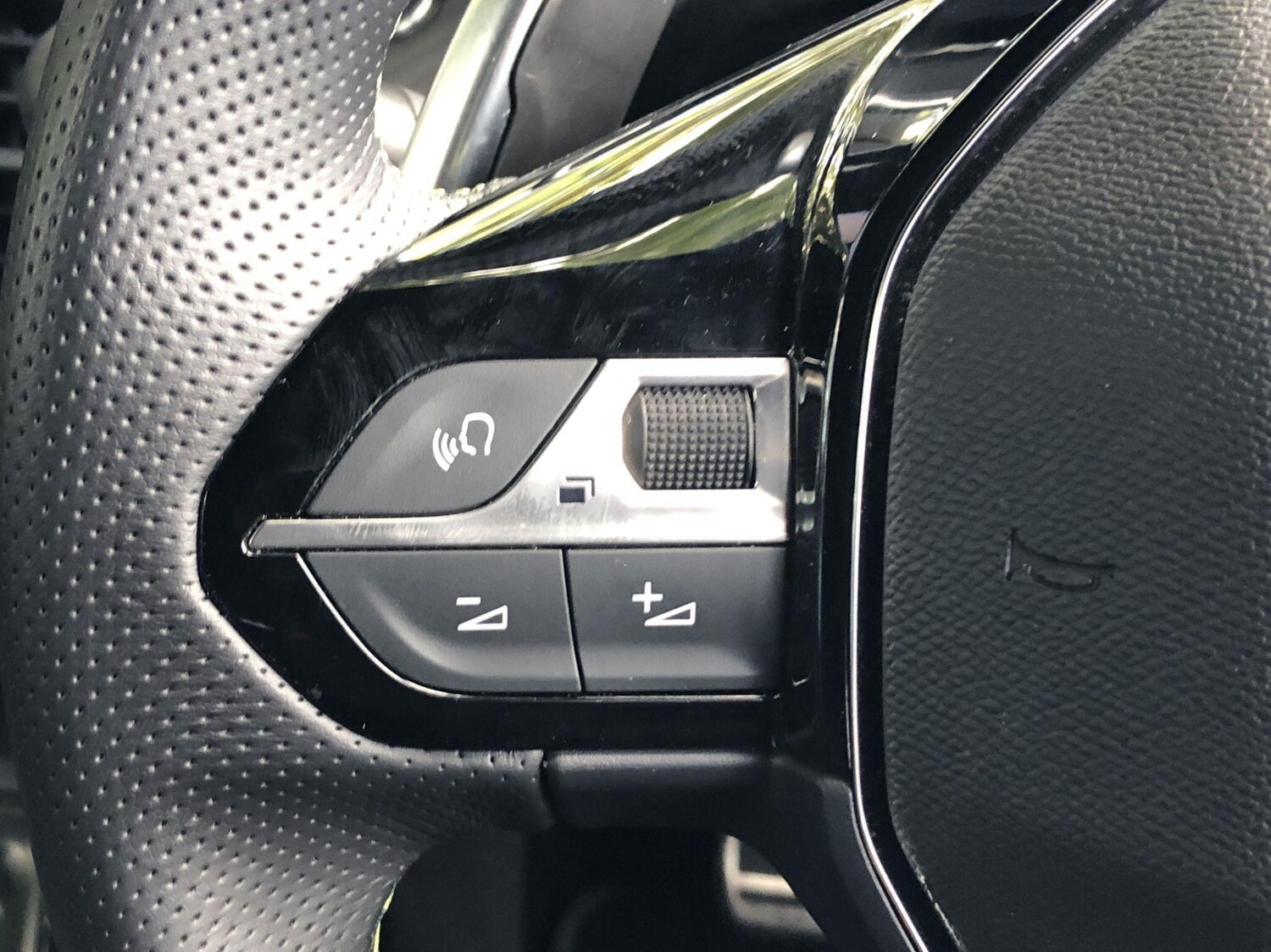 Used Peugeot 2008 2024 for sale - 75965799: Photo 23