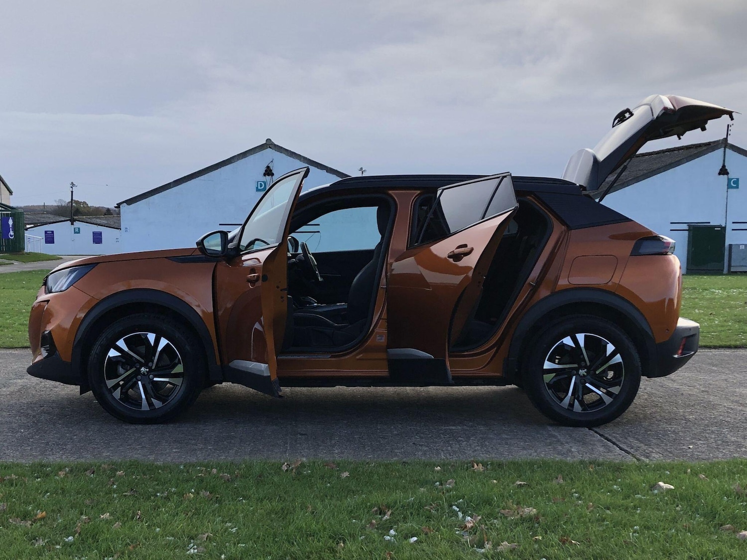 Used Peugeot E-2008 2021 for sale - 76549541: Photo 15