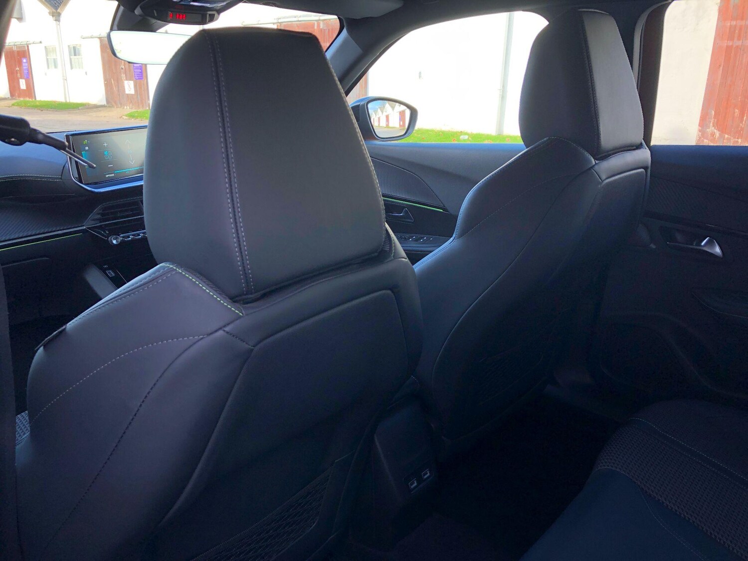 Used Peugeot E-2008 2021 for sale - 76549541: Photo 37