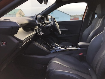 Used Peugeot E-2008 2021 for sale - 76549541: Photo