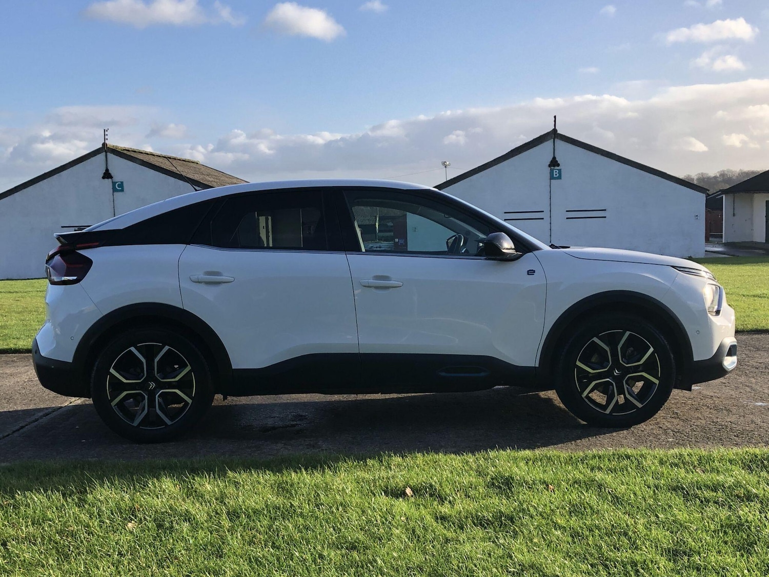 Used Citroen e-C4 2024 for sale - 76728760: Photo 11