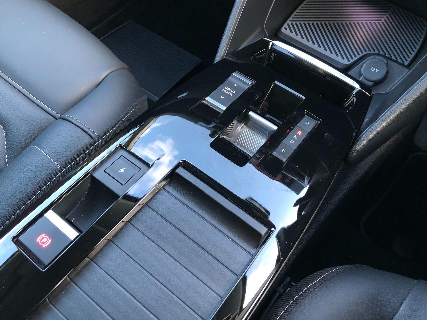 Used Citroen e-C4 2024 for sale - 76728760: Photo 21