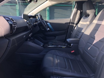 Used Citroen e-C4 2024 for sale - 76728760: Photo