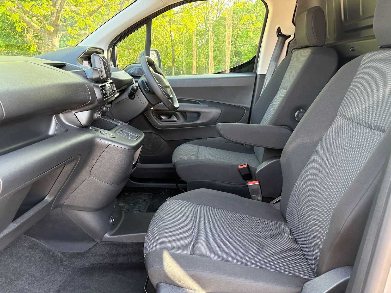 Used Peugeot e-Partner 2024 for sale - 76360552: Photo 17