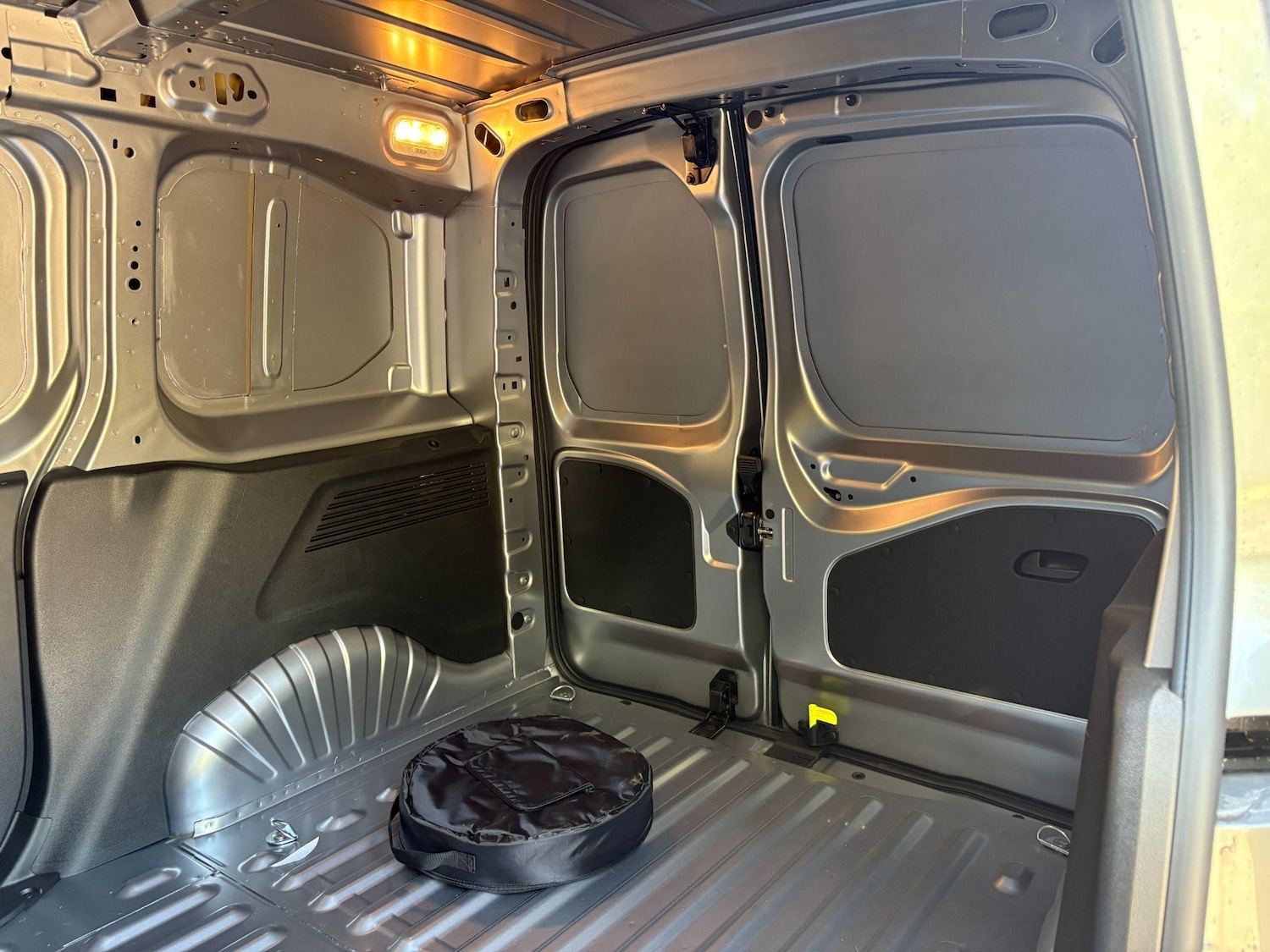 Used Peugeot e-Partner 2024 for sale - 76360552: Photo 24