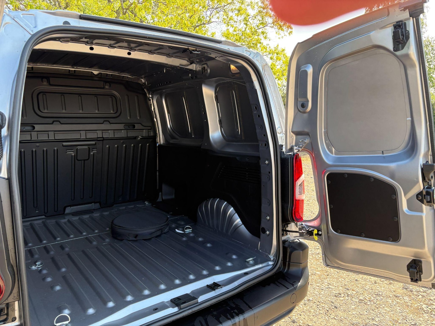 Used Peugeot e-Partner 2024 for sale - 76360552: Photo 25