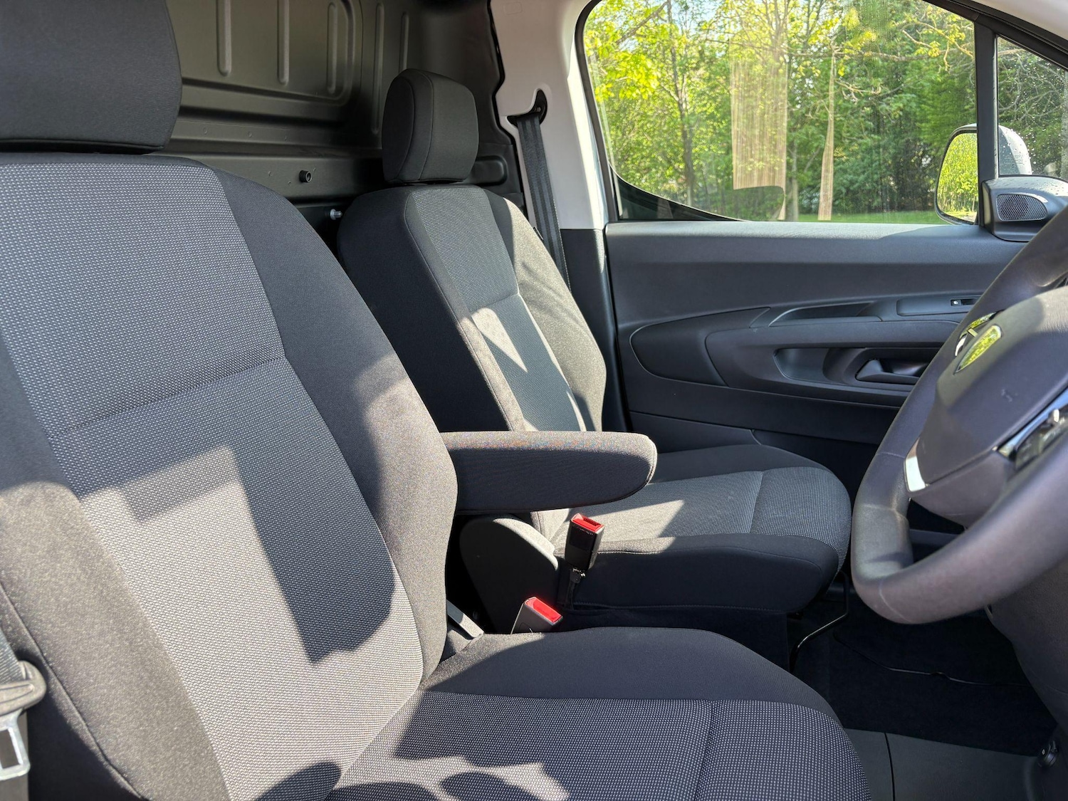 Used Peugeot e-Partner 2024 for sale - 76360552: Photo 7