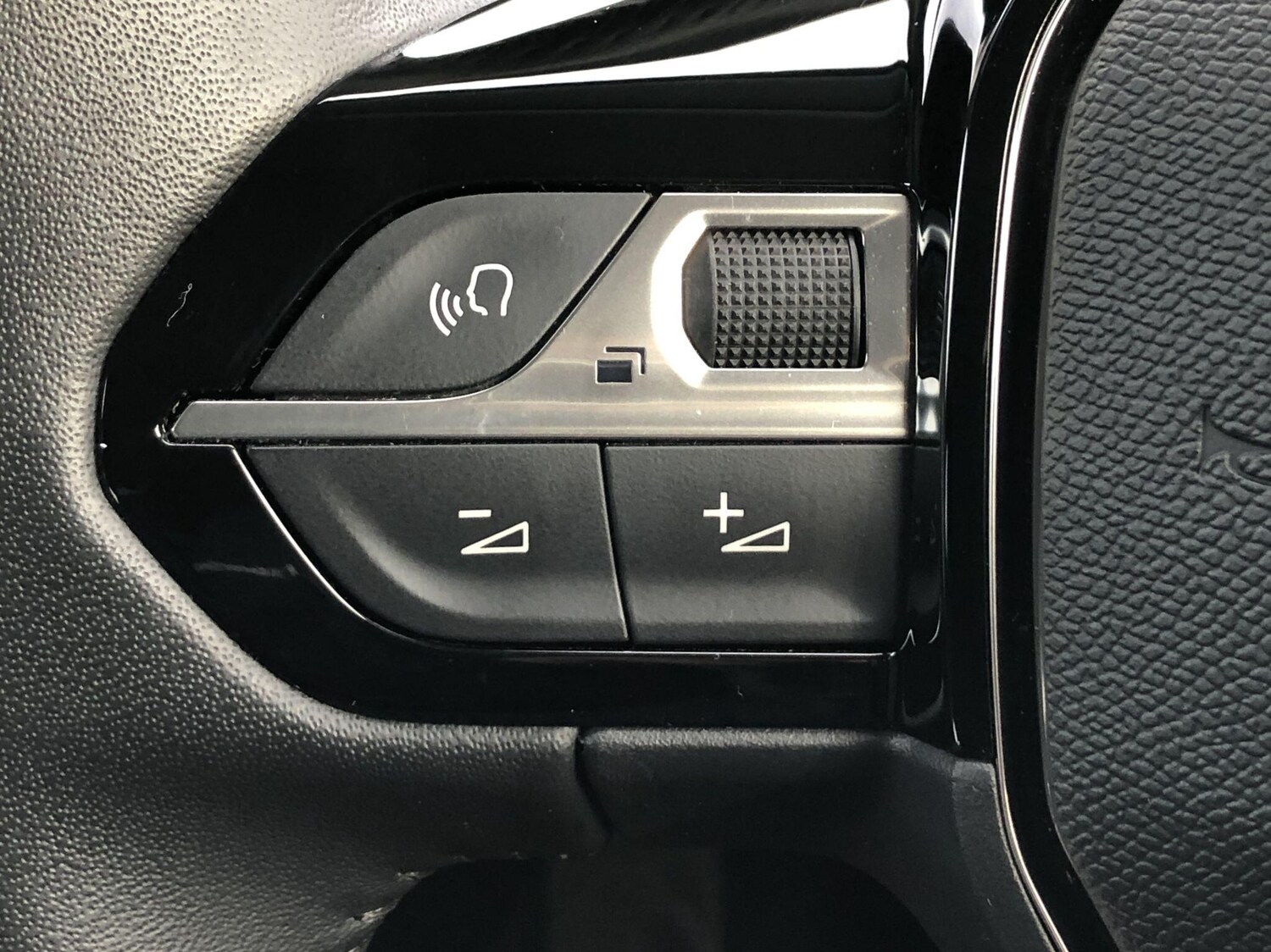 Used Peugeot E-208 2023 for sale - 76657899: Photo 28