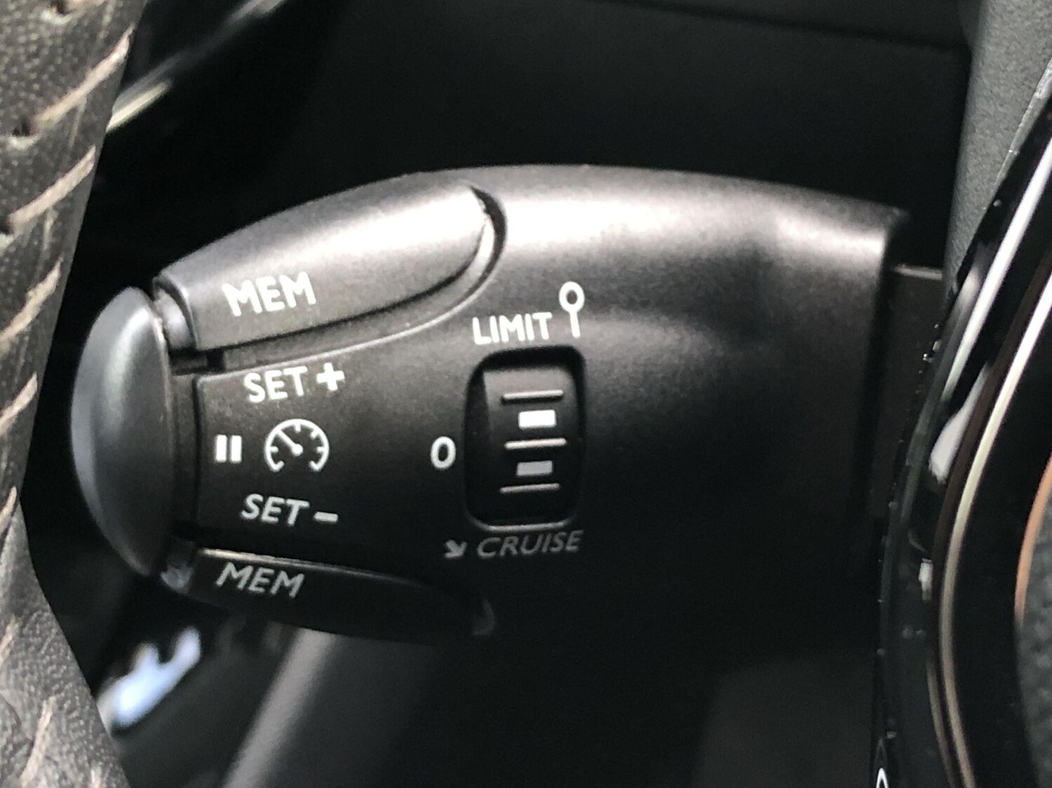 Used Peugeot E-208 2023 for sale - 76657899: Photo 31