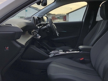 Used Peugeot E-208 2023 for sale - 76657899: Photo