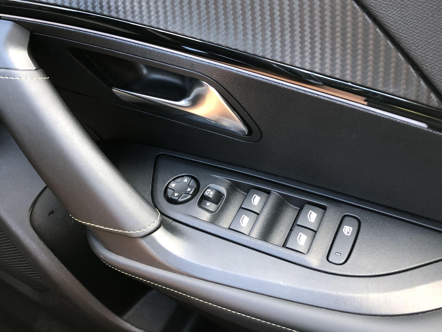 Used Peugeot 2008 2024 for sale - 77386783: Photo 32