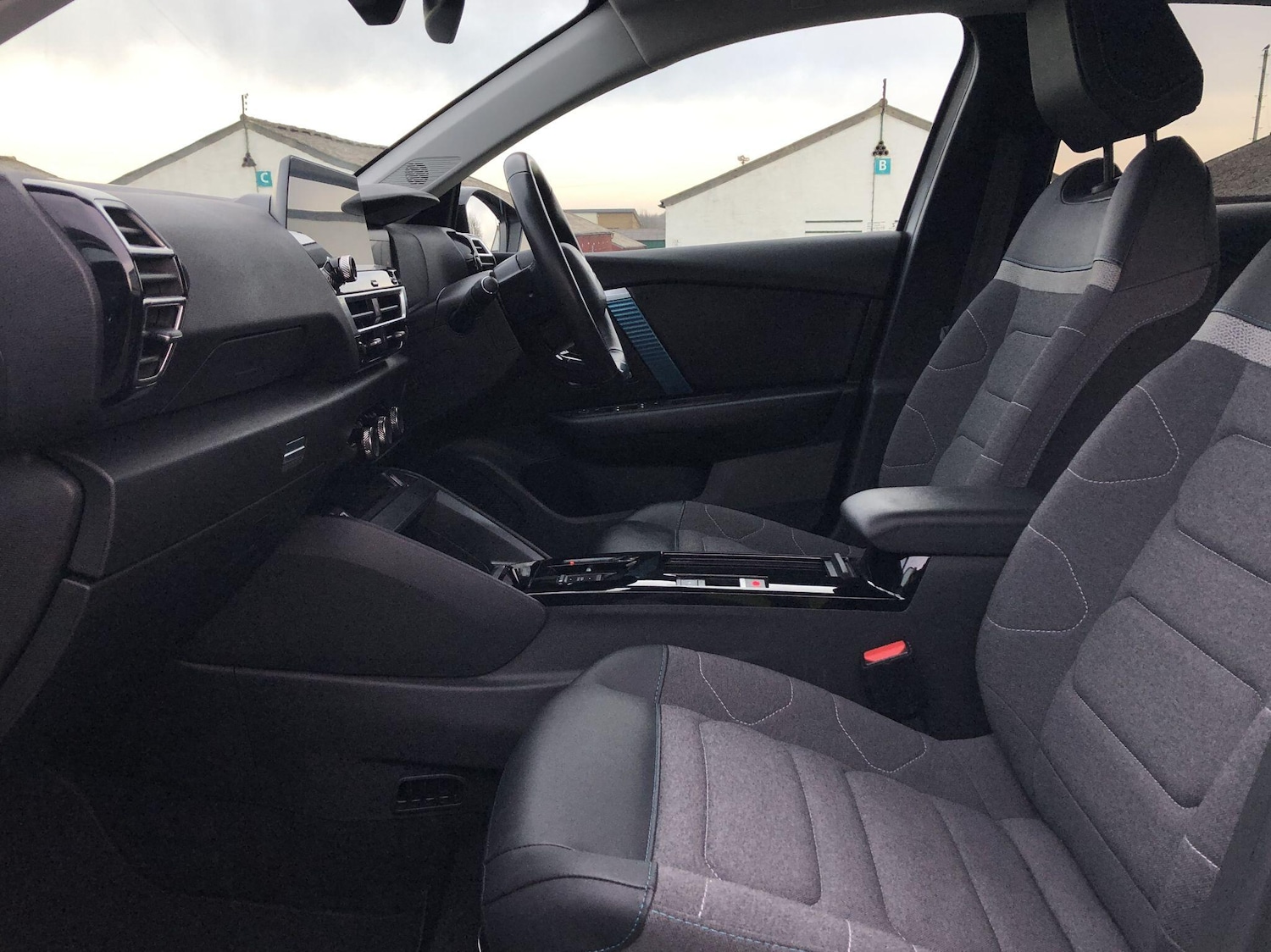 Used Citroen e-C4 2023 for sale - 77066716: Photo 3