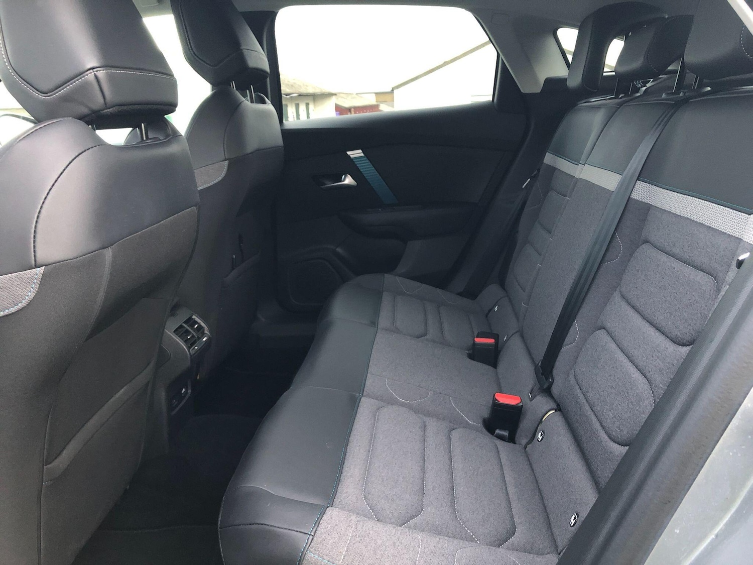 Used Citroen e-C4 2023 for sale - 77066716: Photo 5