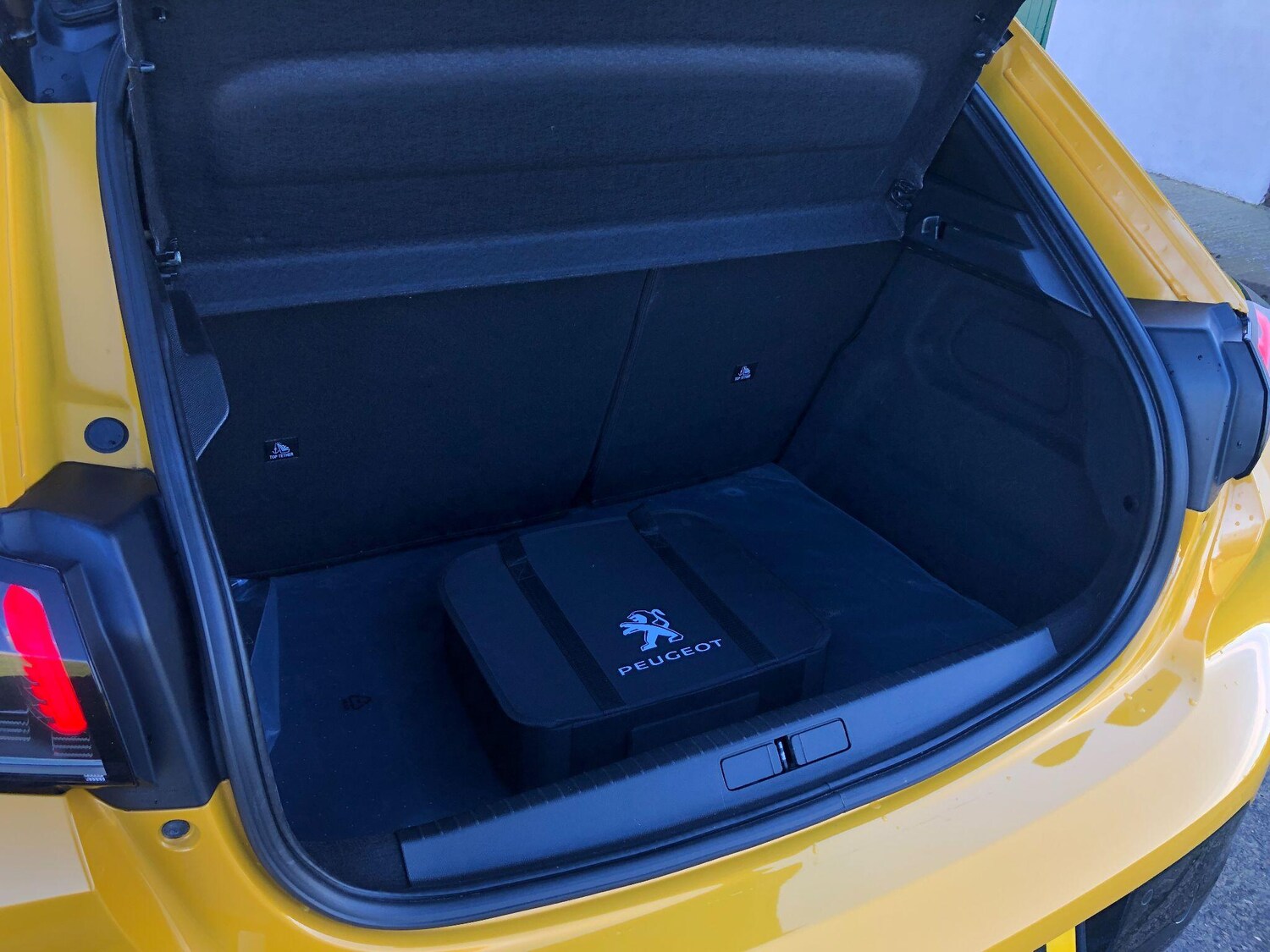 Used Peugeot E-208 2021 for sale - 77090815: Photo 29