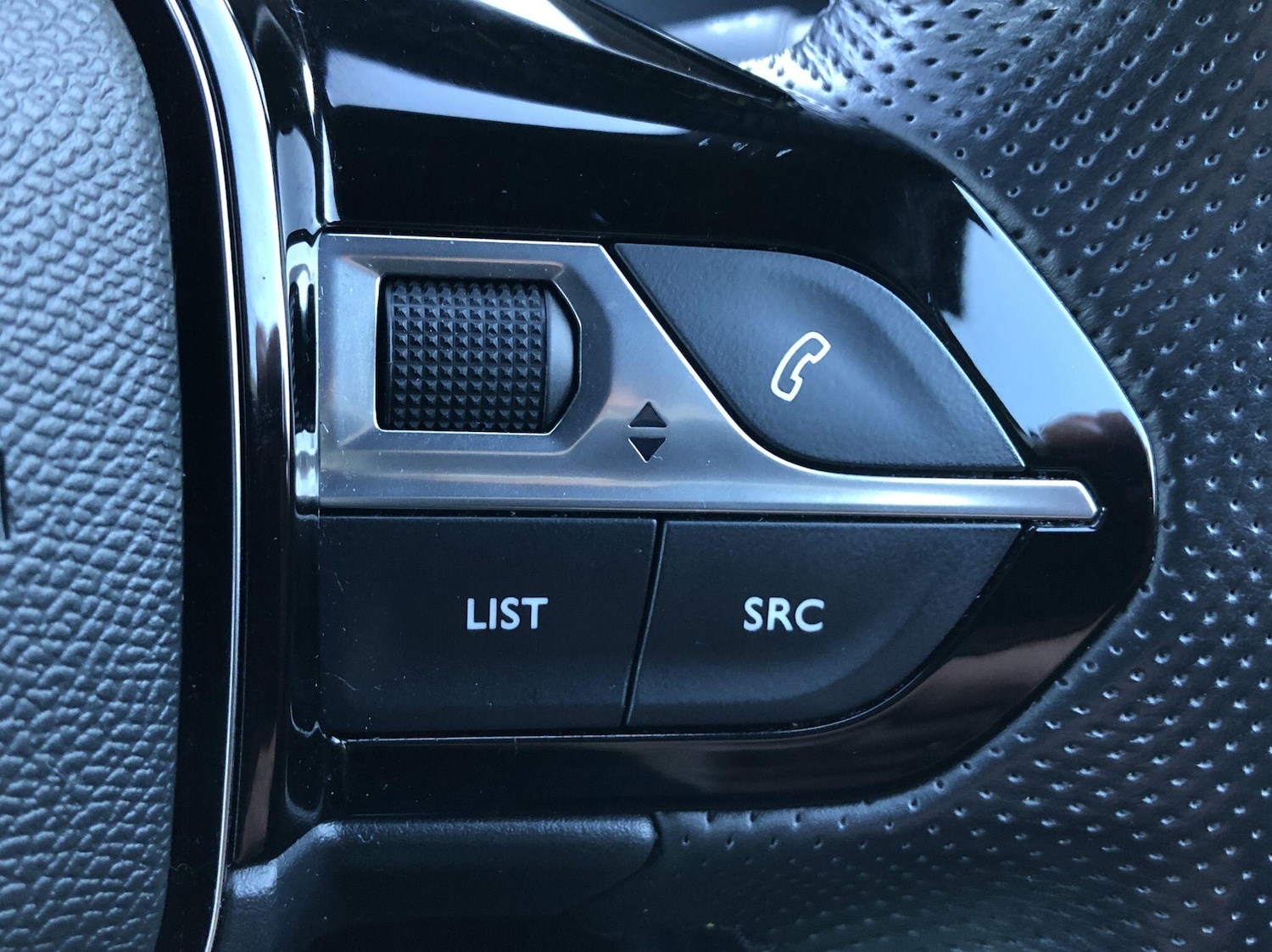 Used Peugeot E-208 2021 for sale - 77090815: Photo 33