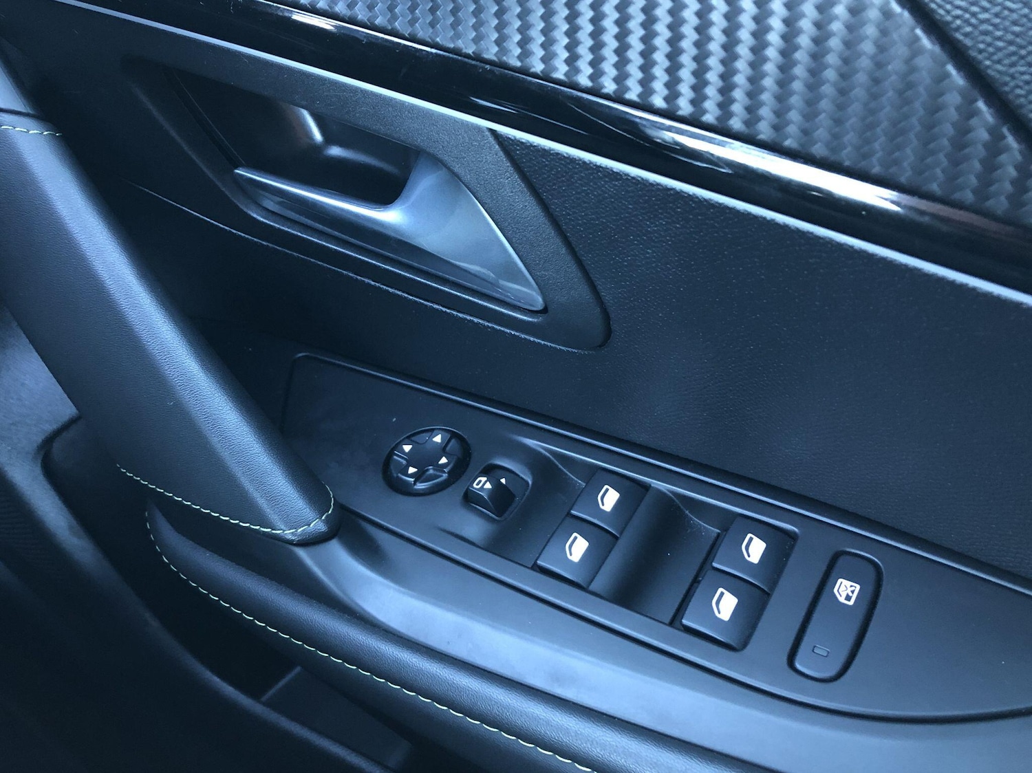 Used Peugeot E-208 2021 for sale - 77090815: Photo 34