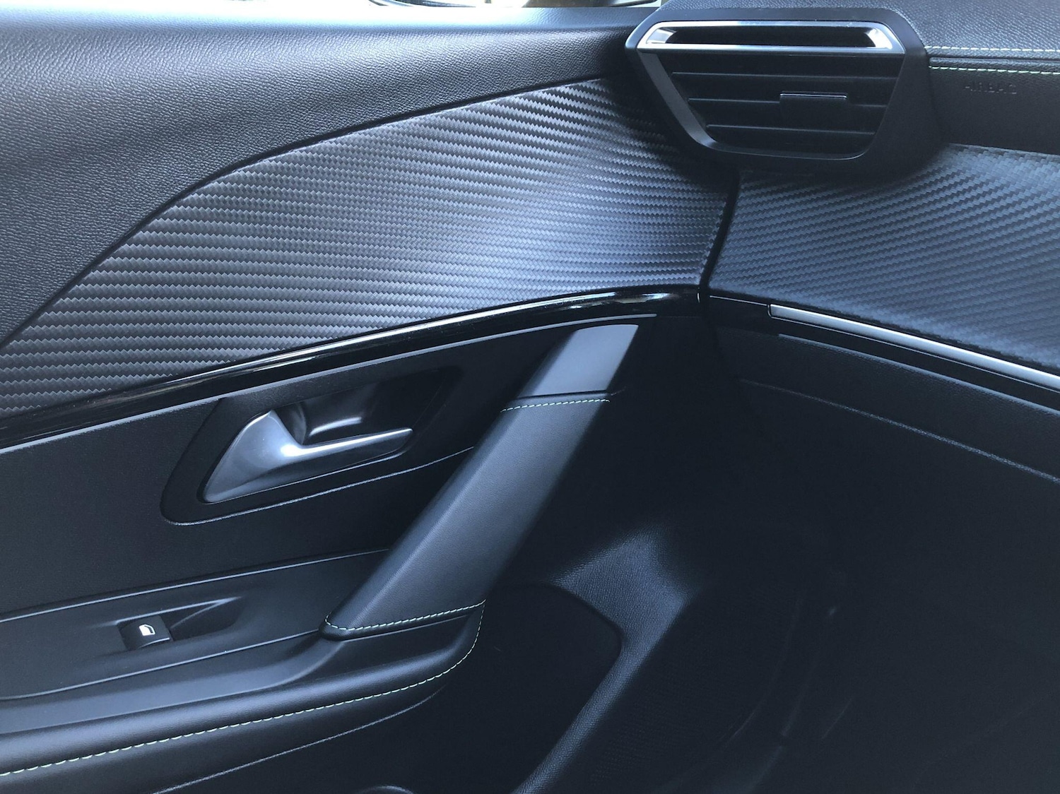 Used Peugeot E-208 2021 for sale - 77090815: Photo 35