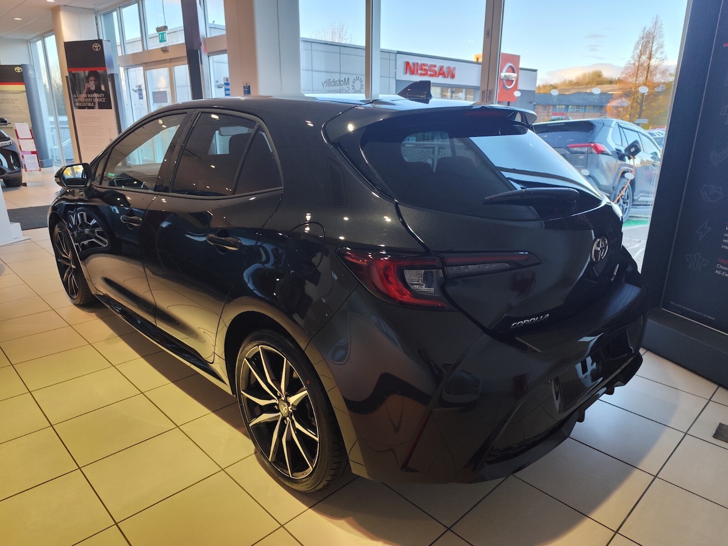 Used Toyota Corolla for sale - 76622218: Photo 2