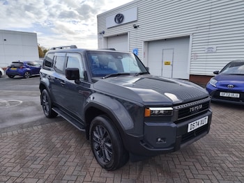 2024 - 2.8 D-4D 204 Invincible 5dr Auto [7 Seat]