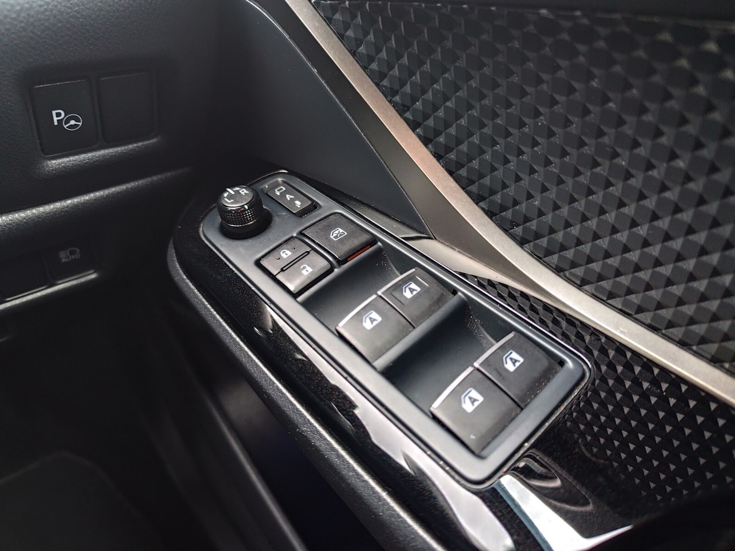 Used Toyota C-HR 2019 for sale - 76933259: Photo 22